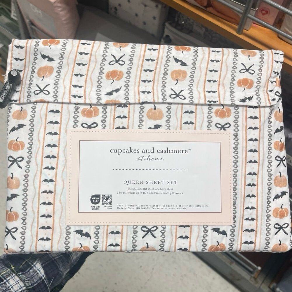 Cupcakes & Cashmere Halloween Bows Bats Pumpkins Sheet Set (Queen)